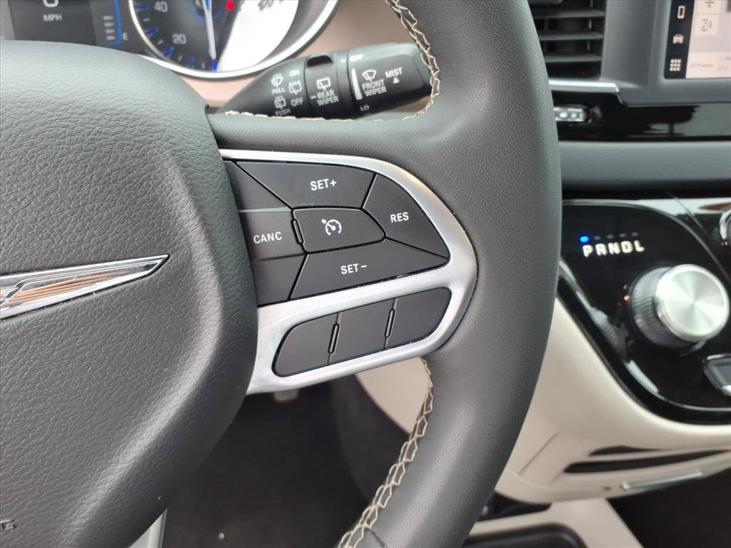 Used 2023 Chrysler Voyager LX FWD image 19