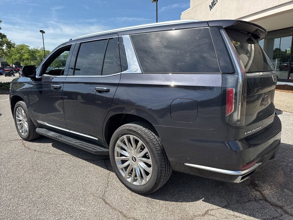 Used 2022 Cadillac Escalade Premium Luxury AWD/4WD image 12