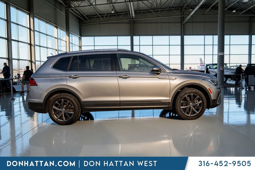 Used 2023 Volkswagen Tiguan SE FWD image 34