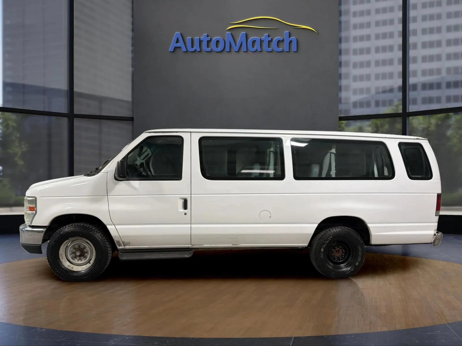 Used 2009 Ford E-350 and Econoline 350 XLT RWD image 6
