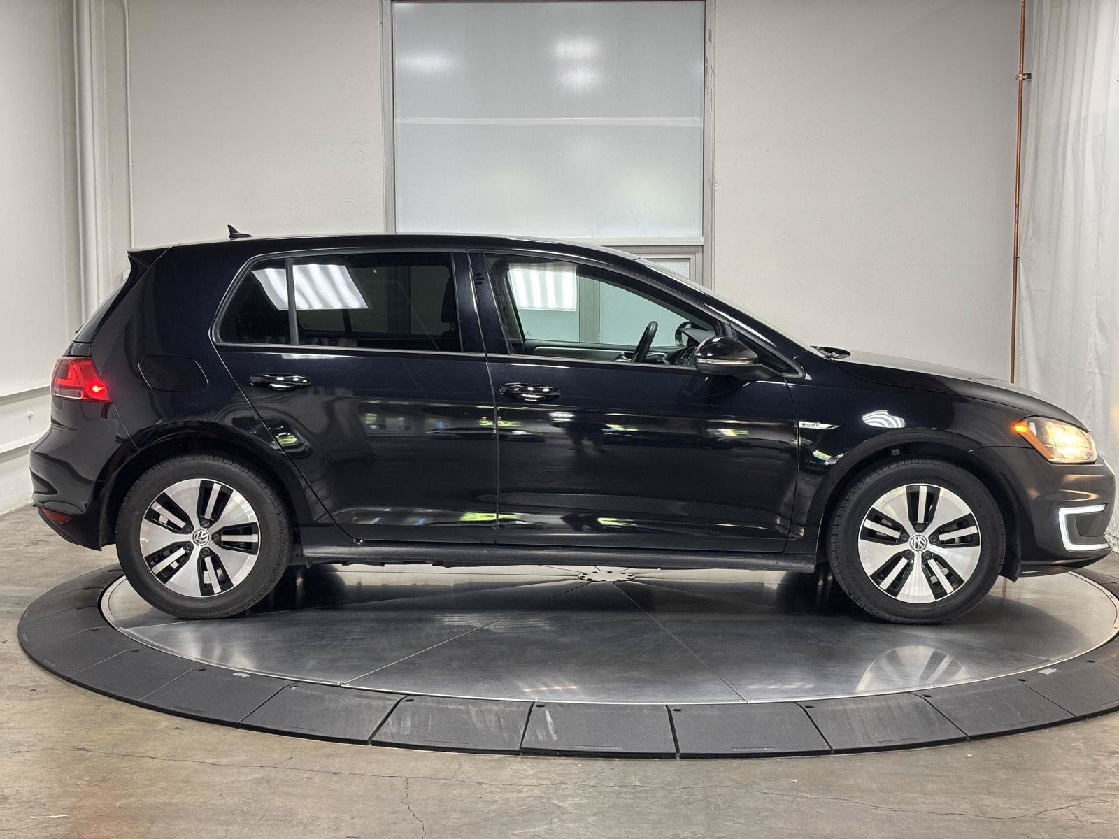 Used 2016 Volkswagen e-Golf SE w/ DC Fast Charging Package FWD image 10
