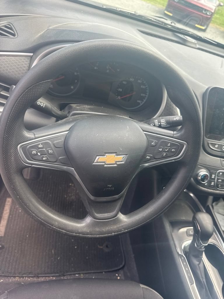 Used 2022 Chevrolet Malibu LT FWD image 19