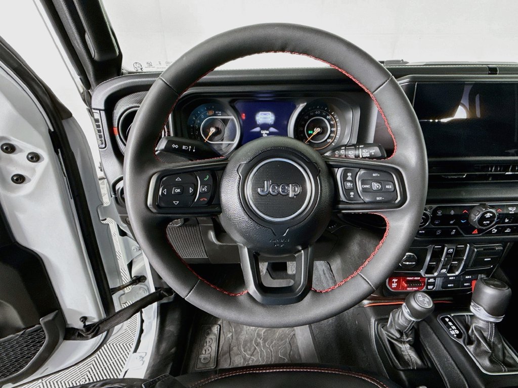 Used 2024 Jeep Wrangler Unlimited Rubicon AWD/4WD image 11