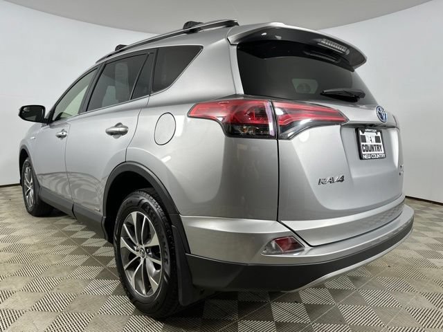 Used 2017 Toyota RAV4 XLE AWD/4WD image 2