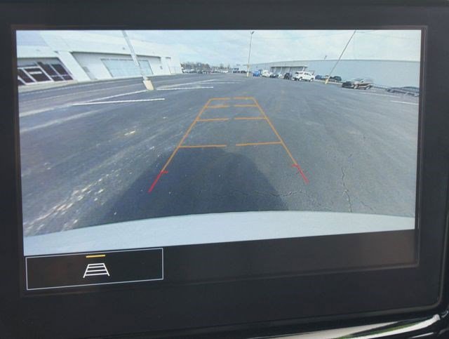 Used 2023 Chevrolet Traverse LT image 6