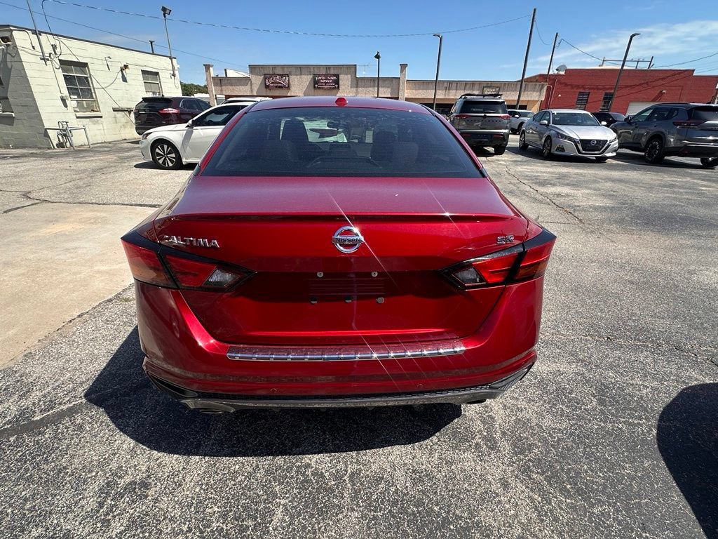 Used 2021 Nissan Altima 2.5 SR w/ SR Premium Package FWD image 4