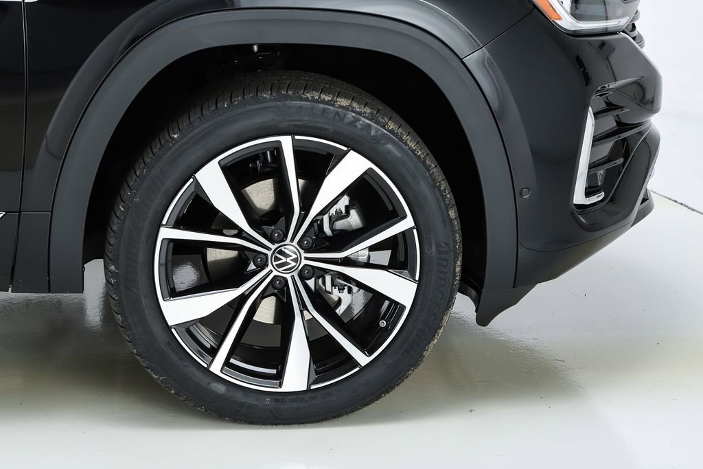 New 2025 Volkswagen Atlas Cross Sport SEL Premium R-Line image 14