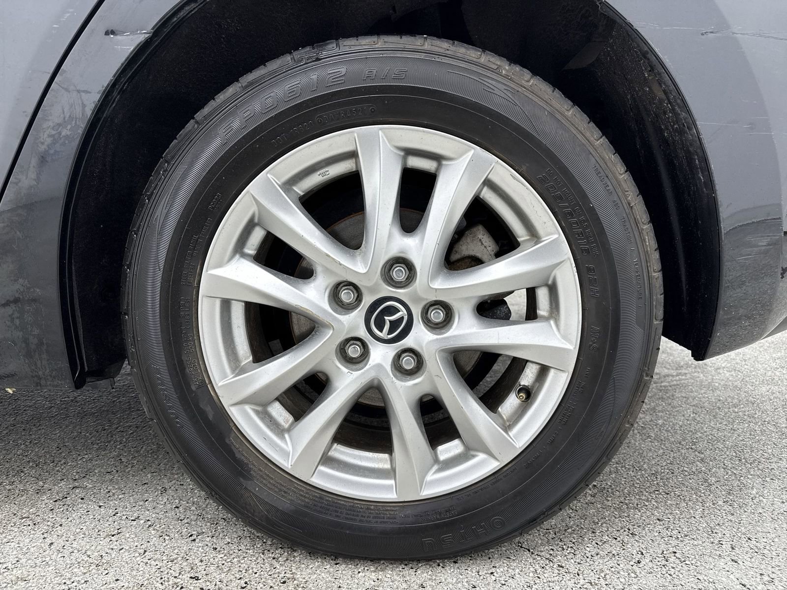 Used 2015 MAZDA MAZDA3 i Touring w/ Technology Package image 41