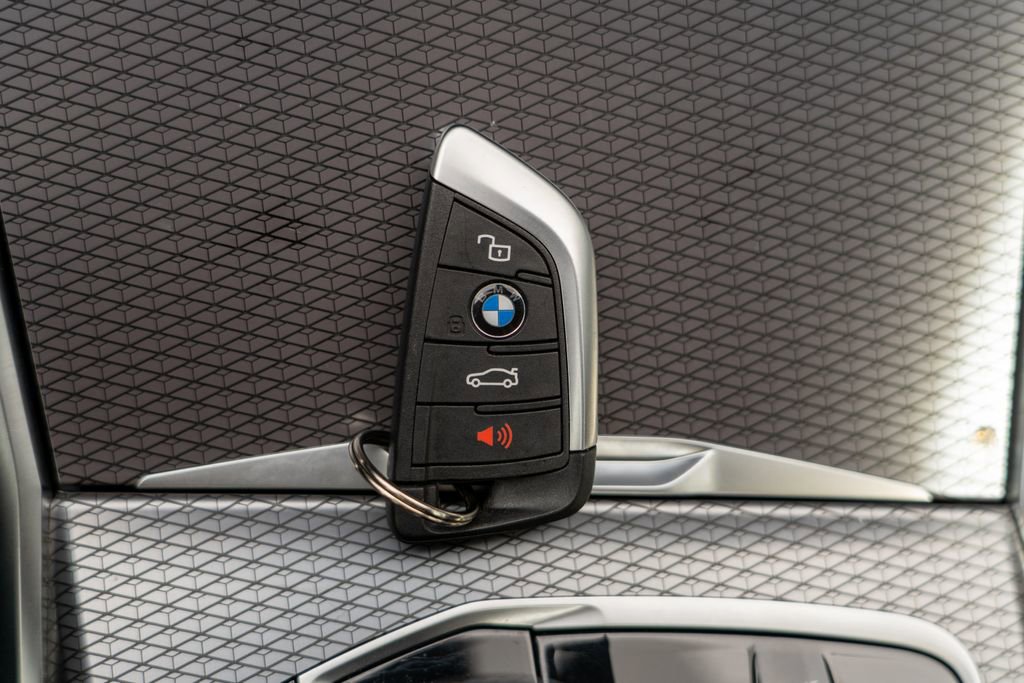 Used 2025 BMW M2 w/ Lighting Package image 30