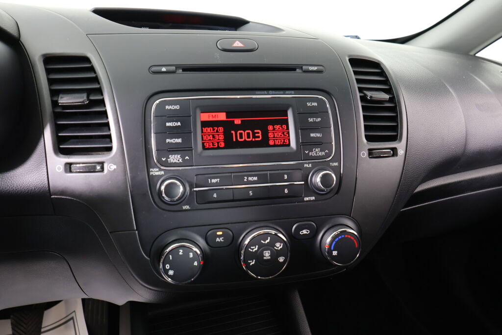 Used 2016 Kia Forte LX image 33