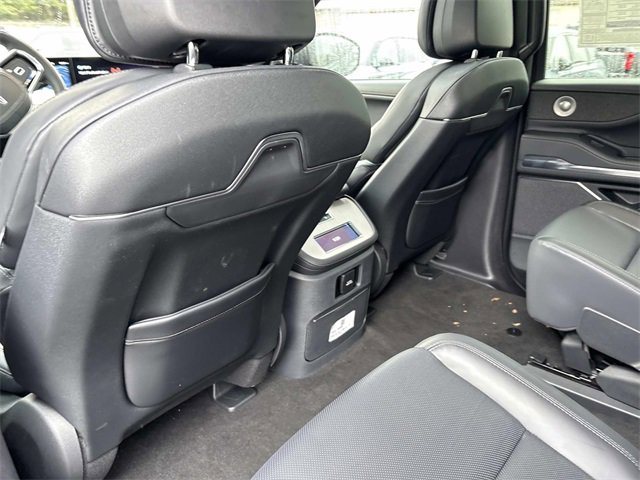 New 2025 Lincoln Navigator L Reserve w/ Jet Appearance Package image 17