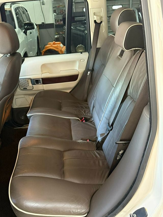 Used 2010 Land Rover Range Rover HSE AWD/4WD image 27