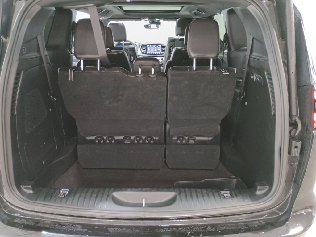 Used 2023 Chrysler Pacifica Limited w/ Uconnect Theater Family Group image 40