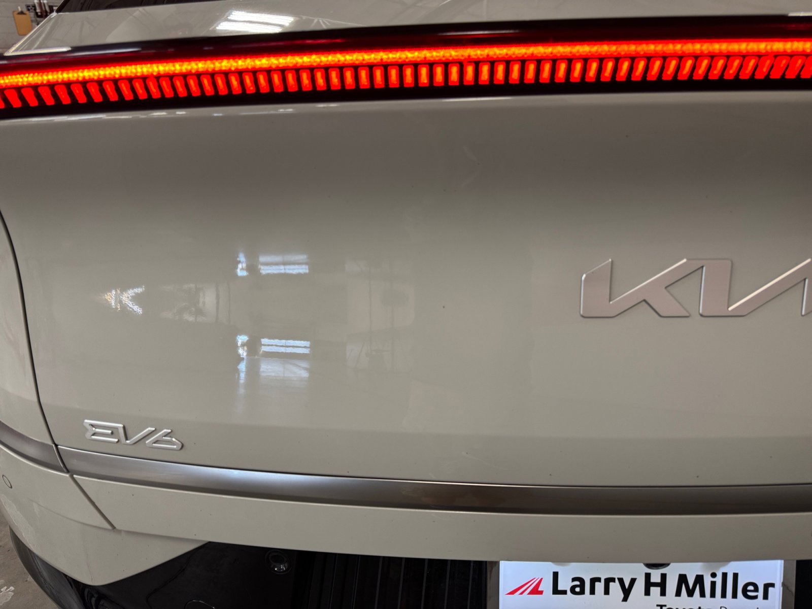 Used 2022 Kia EV6 Wind image 25