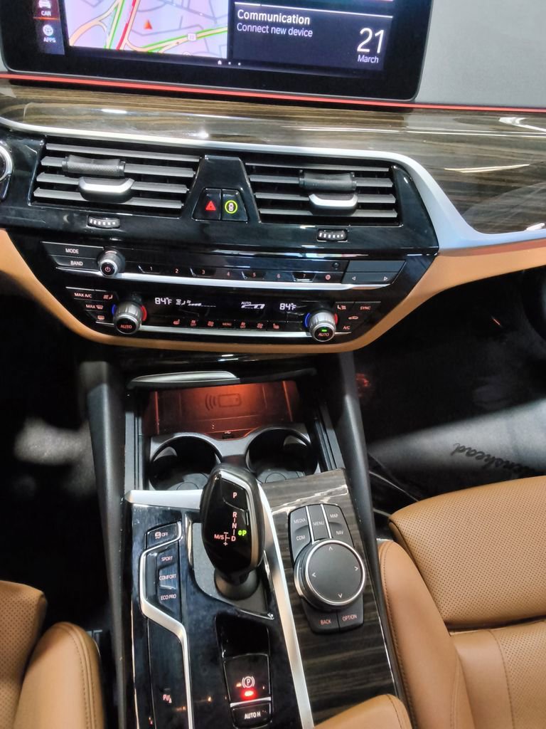 Used 2023 BMW 530i xDrive w/ Premium Package image 21