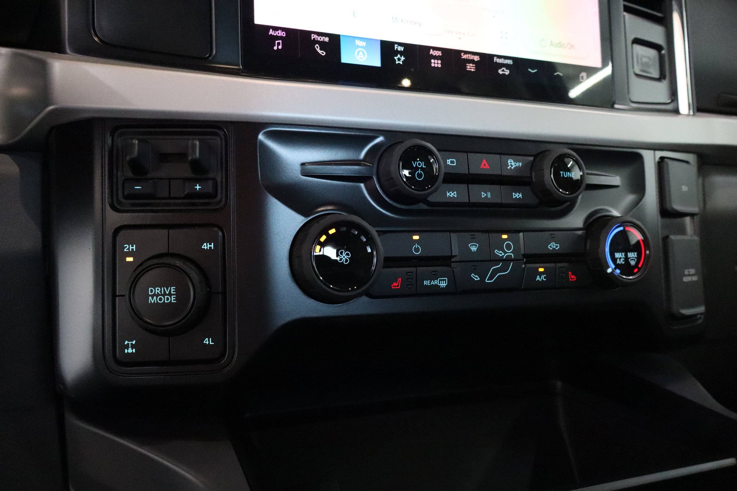 New 2026 Ford F250 XLT w/ XLT Premium Package image 22