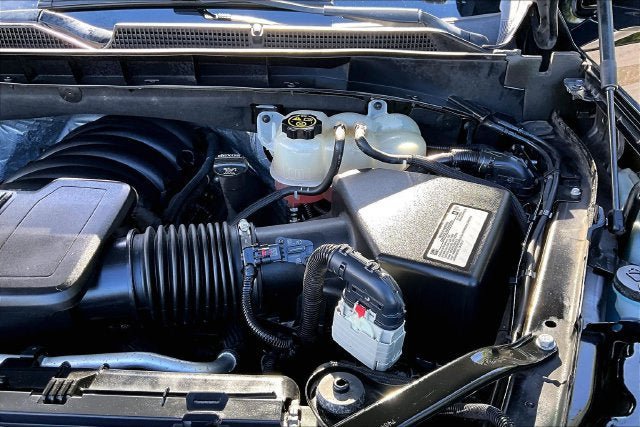Used 2021 GMC Yukon AT4 w/ AT4 Premium Package AWD/4WD image 33
