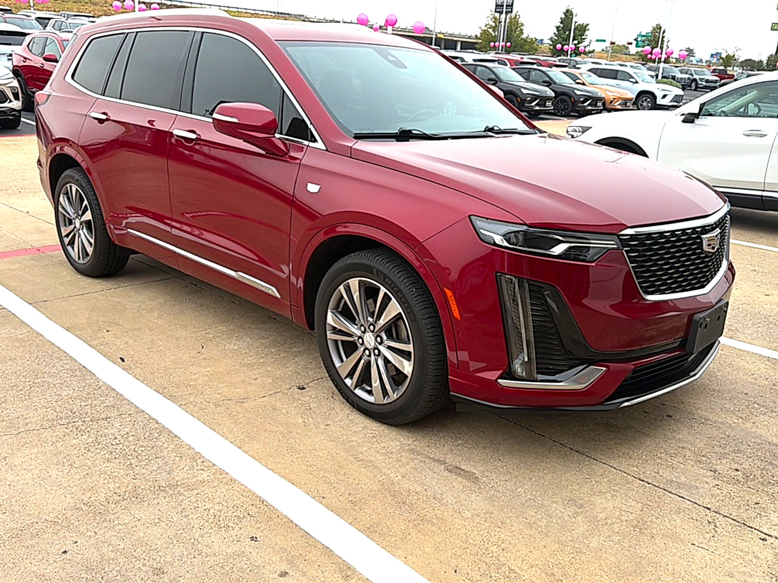 Used 2020 Cadillac XT6 Premium Luxury FWD image 3