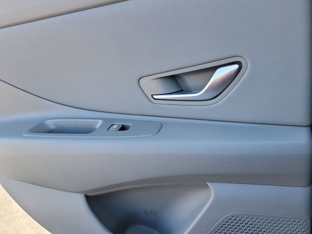 Used 2025 Hyundai Elantra Sport image 13