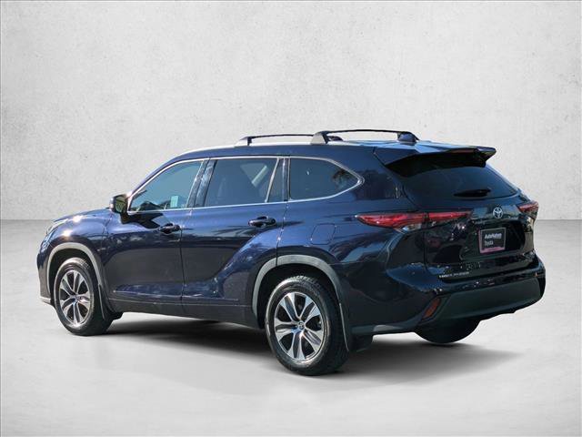Used 2022 Toyota Highlander XLE image 8