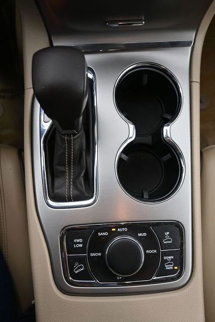 Used 2018 Jeep Grand Cherokee Overland image 10
