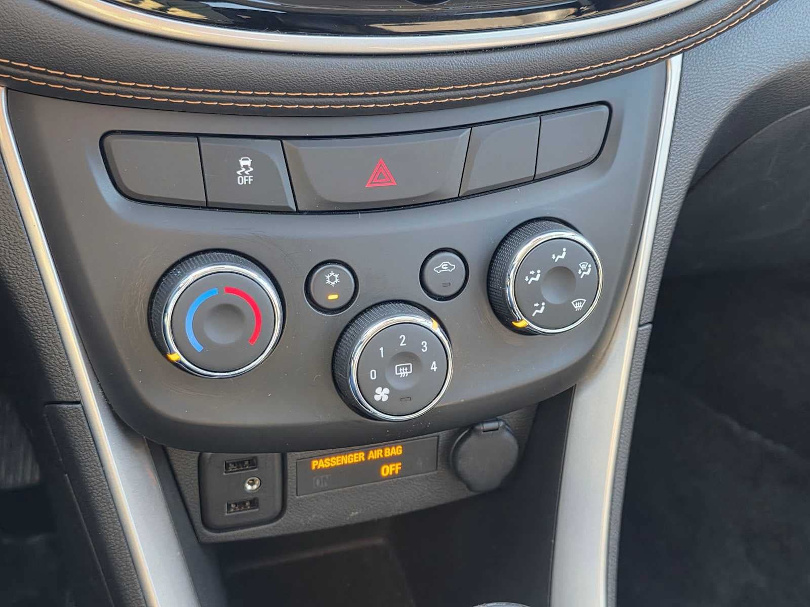 Certified 2019 Chevrolet Trax LT w/ LT Convenience Package AWD/4WD image 27