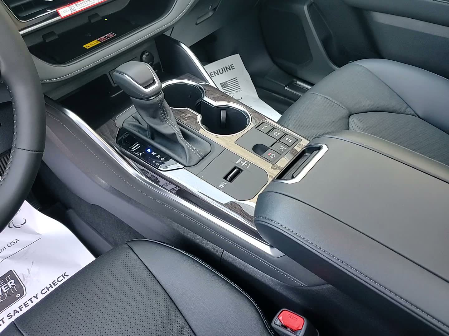 New 2026 Toyota Highlander Platinum image 19