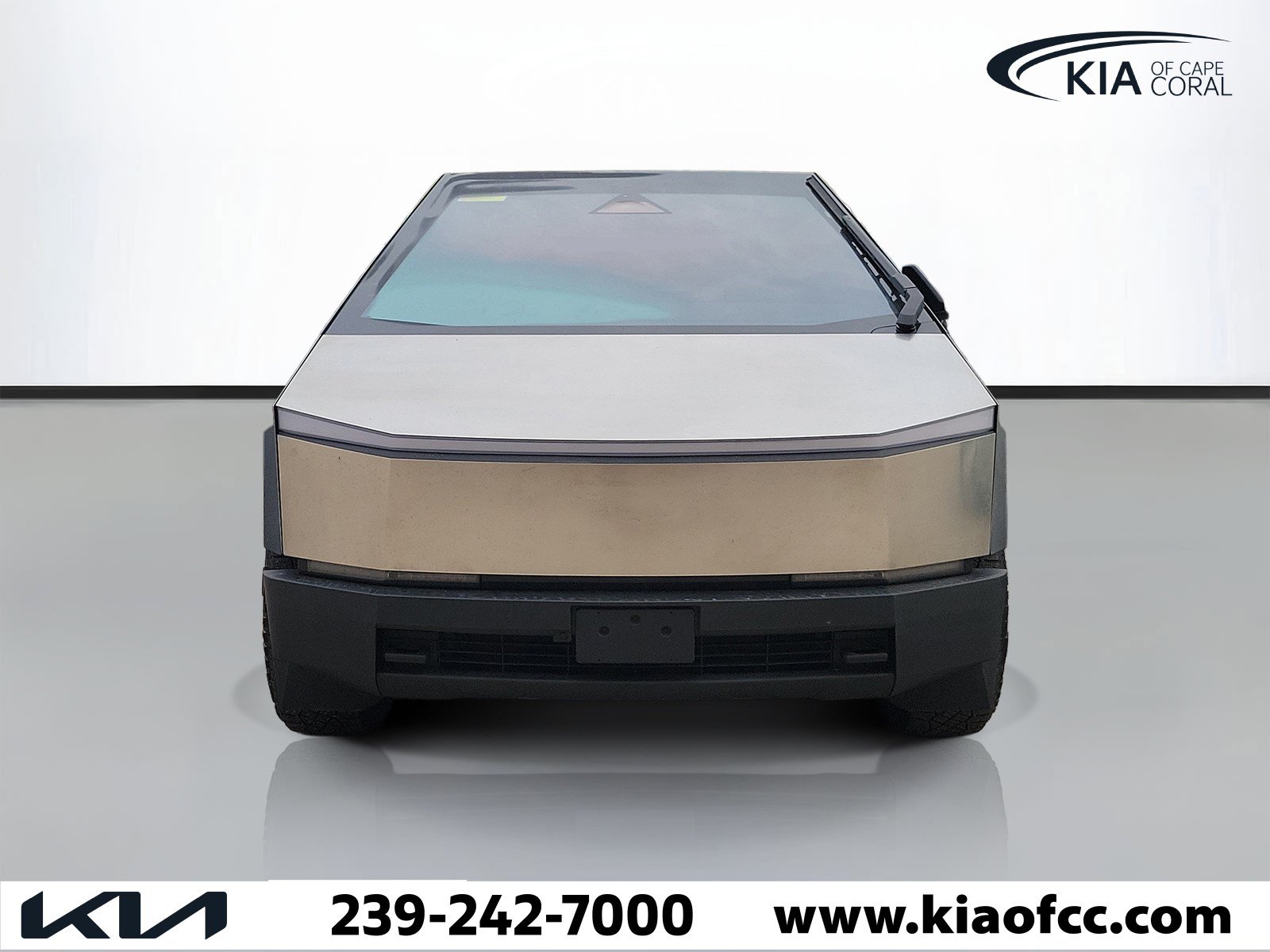 Used 2024 Tesla Cybertruck Cyberbeast AWD/4WD image 2