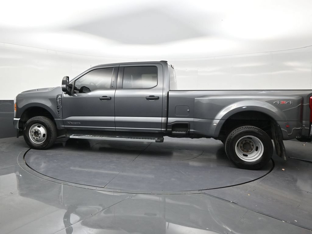 Used 2023 Ford F350 XLT w/ Camper Package AWD/4WD image 2