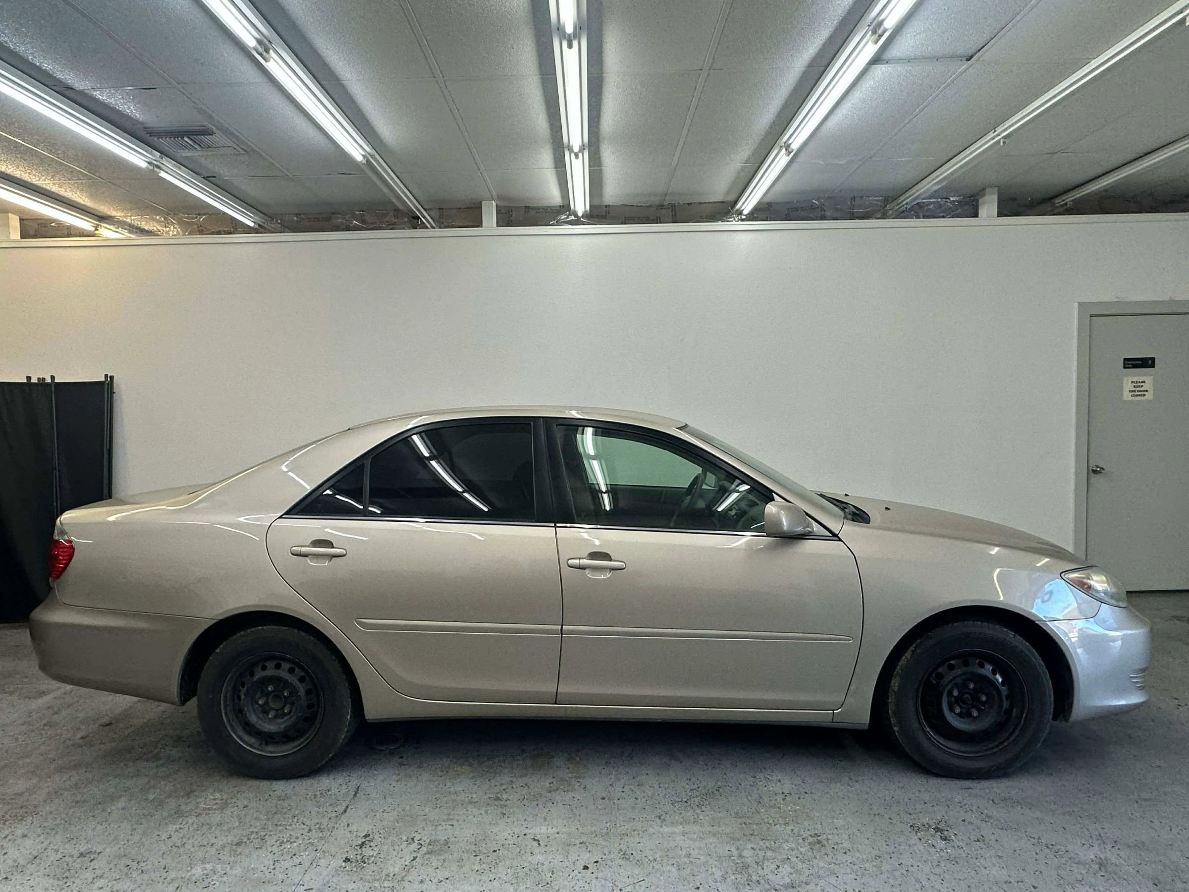 Used 2005 Toyota Camry LE image 37