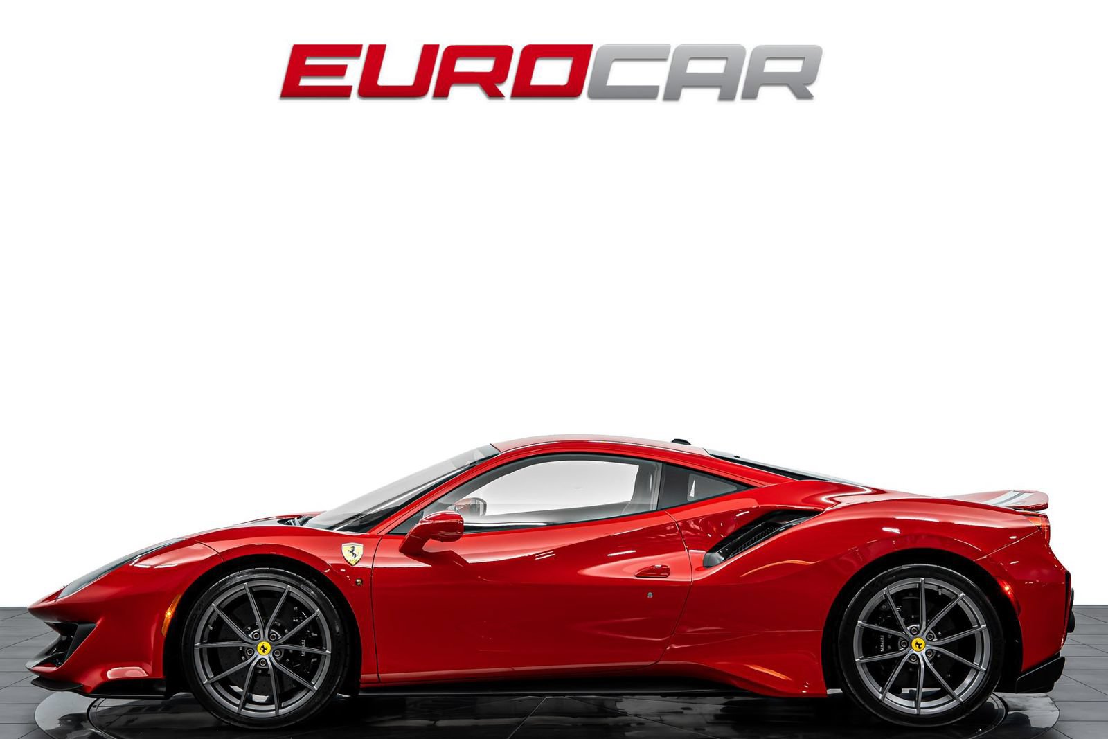 Used 2019 Ferrari 488 Pista Coupe RWD image 2