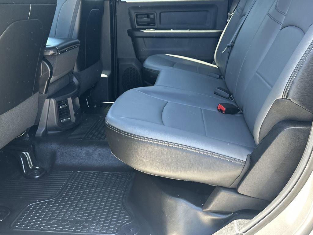 Used 2024 RAM 3500 Tradesman w/ Chrome Appearance Group AWD/4WD image 21