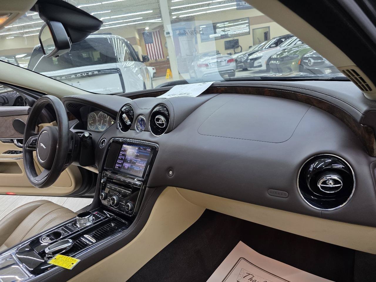 Used 2012 Jaguar XJ RWD image 22