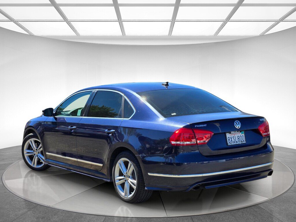 Used 2015 Volkswagen Passat 3.6 SEL Premium FWD image 5