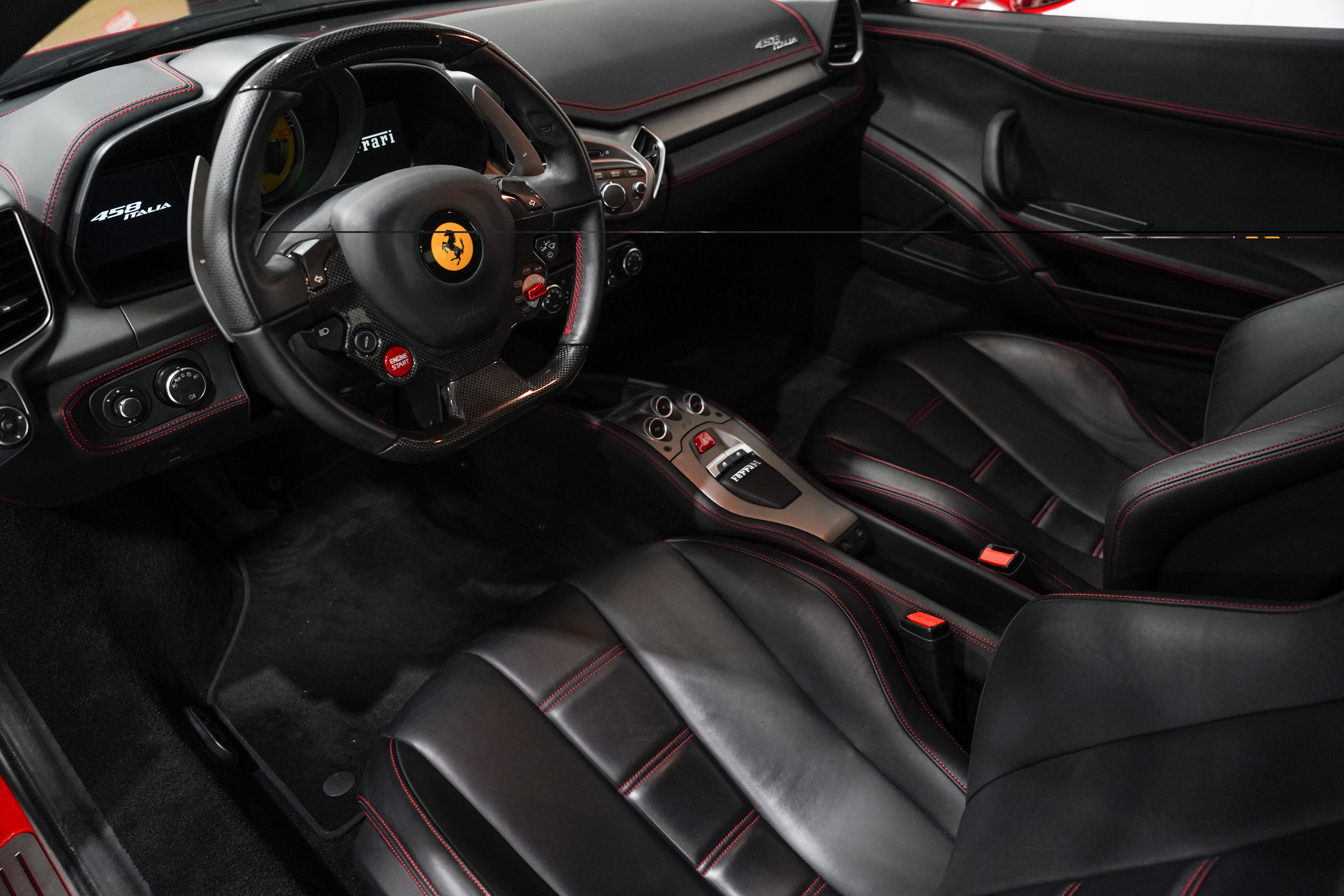 Used 2014 Ferrari 458 Italia Coupe RWD image 2