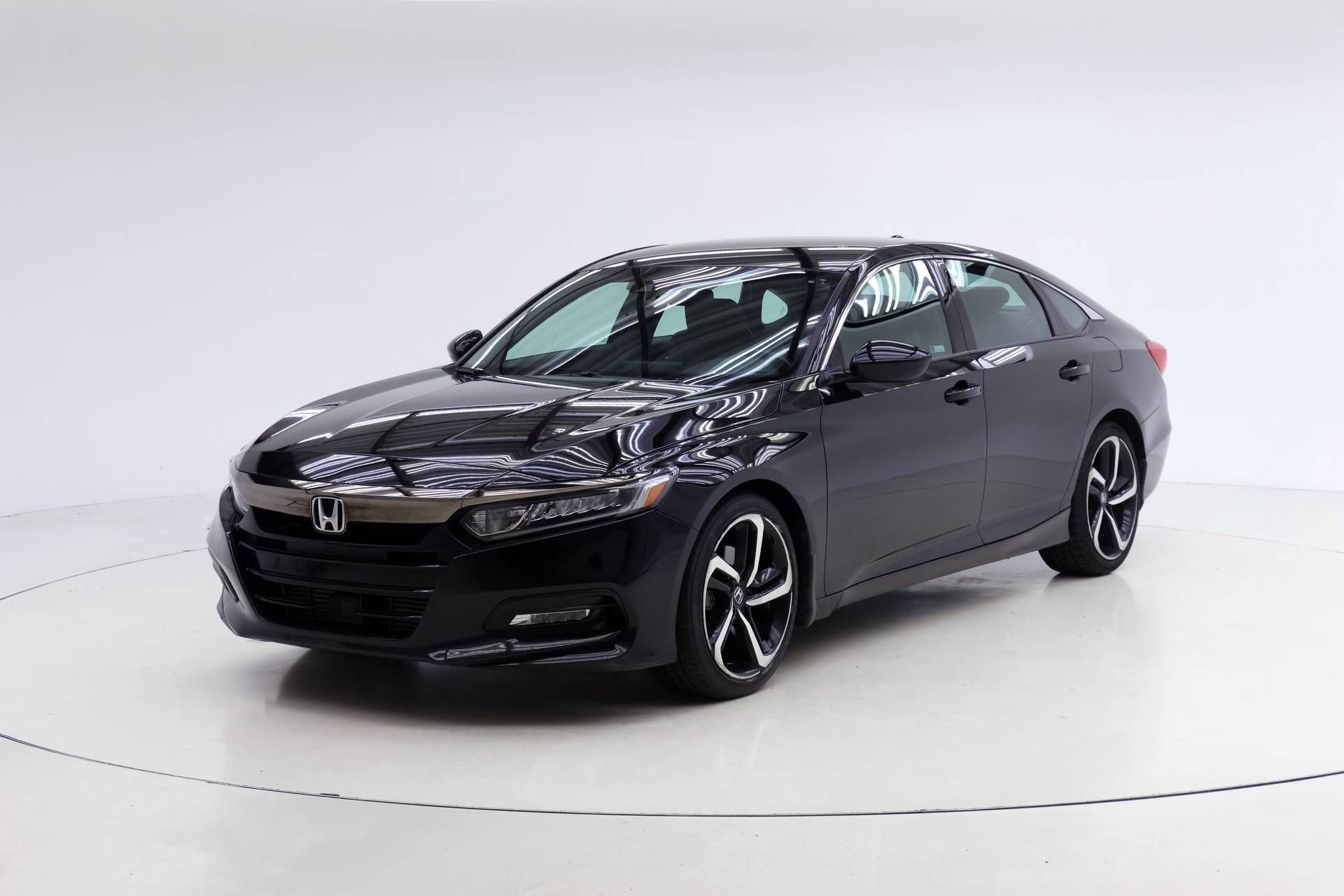 Used 2019 Honda Accord Sport image 1