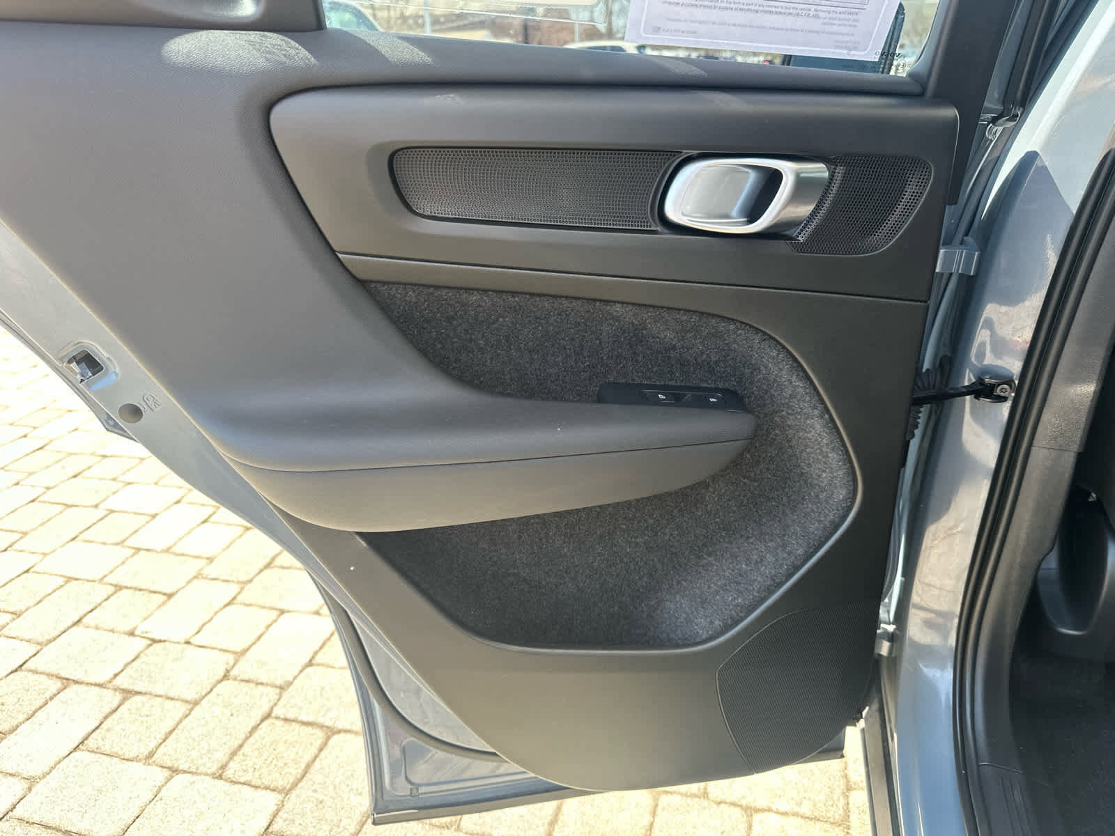 Used 2023 Volvo XC40 Recharge Ultimate w/ Protection Package Premier image 23