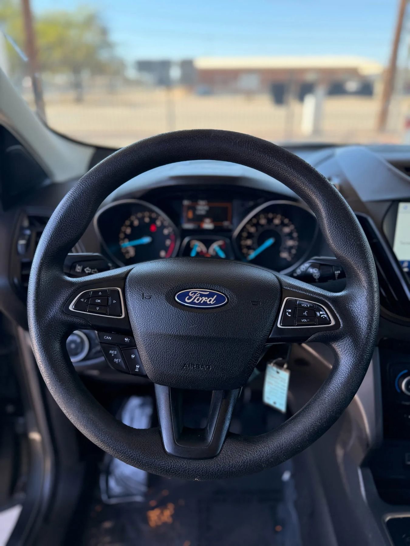 Used 2018 Ford Escape SE w/ Ford Safe & Smart Package image 9