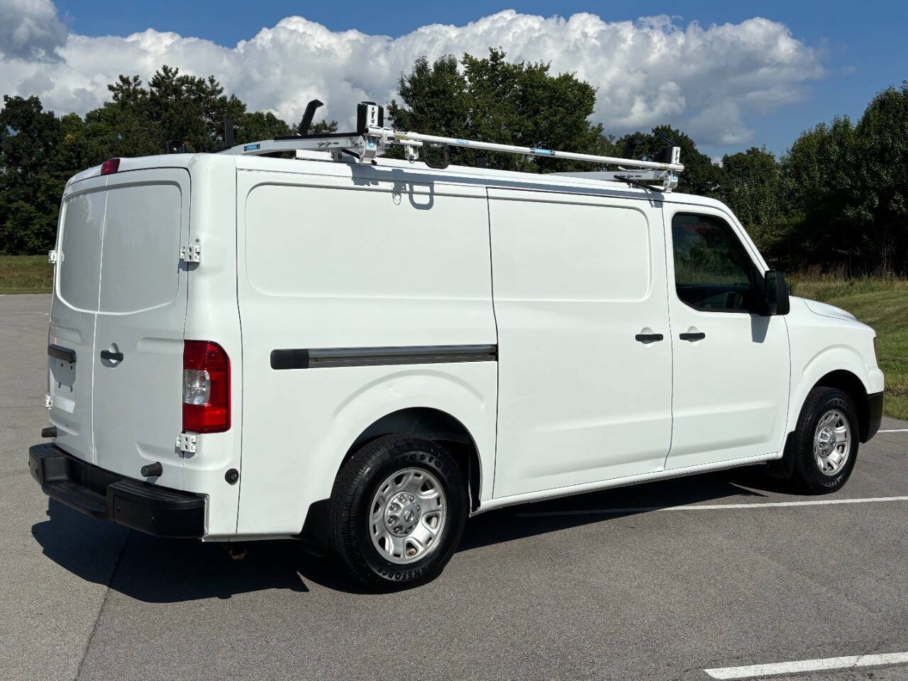 Used 2017 Nissan NV 2500 SV w/ Technology Package RWD image 5