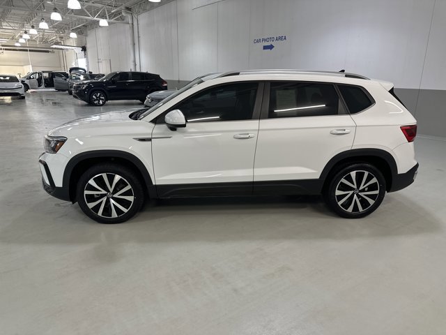 Certified 2023 Volkswagen Taos SE image 5