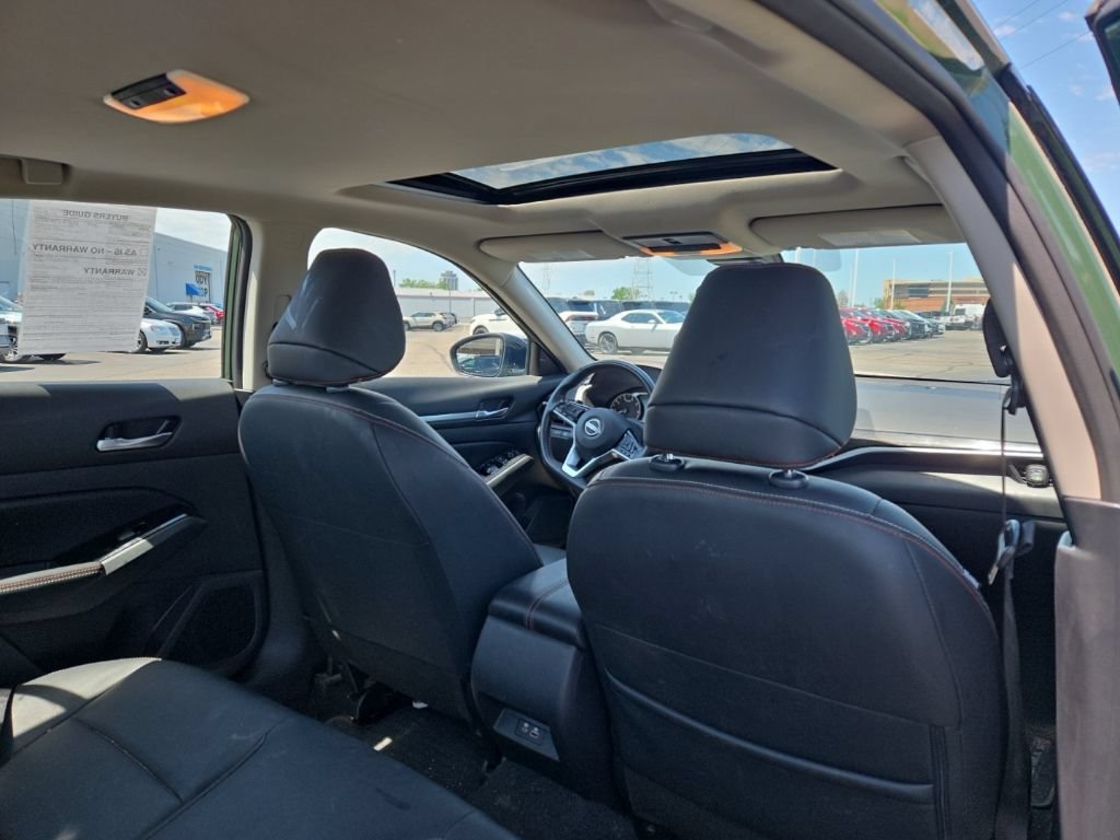 Used 2025 Nissan Altima 2.5 SR w/ SR Premium Package AWD/4WD image 13