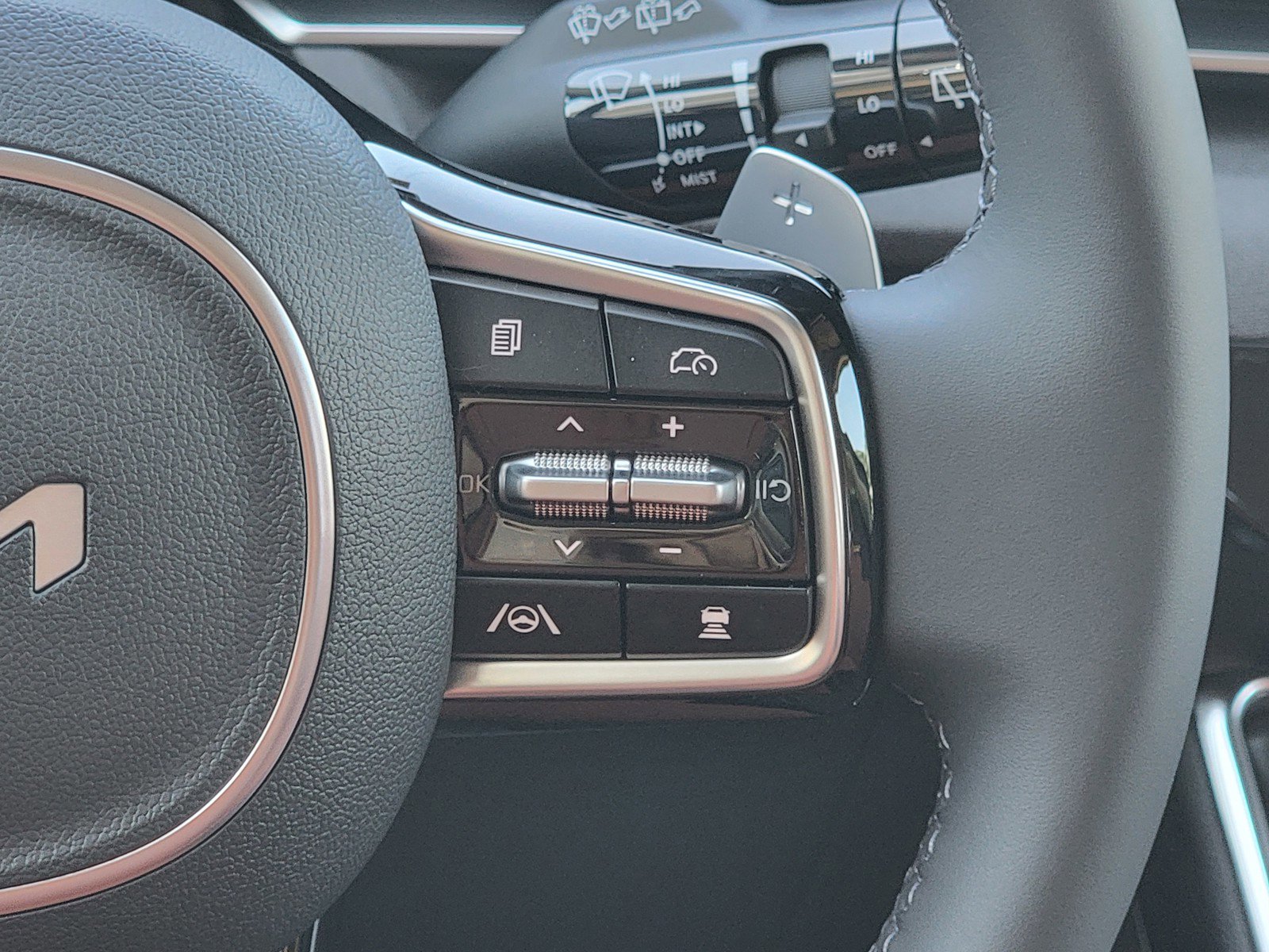 New 2026 Kia Carnival EX image 29