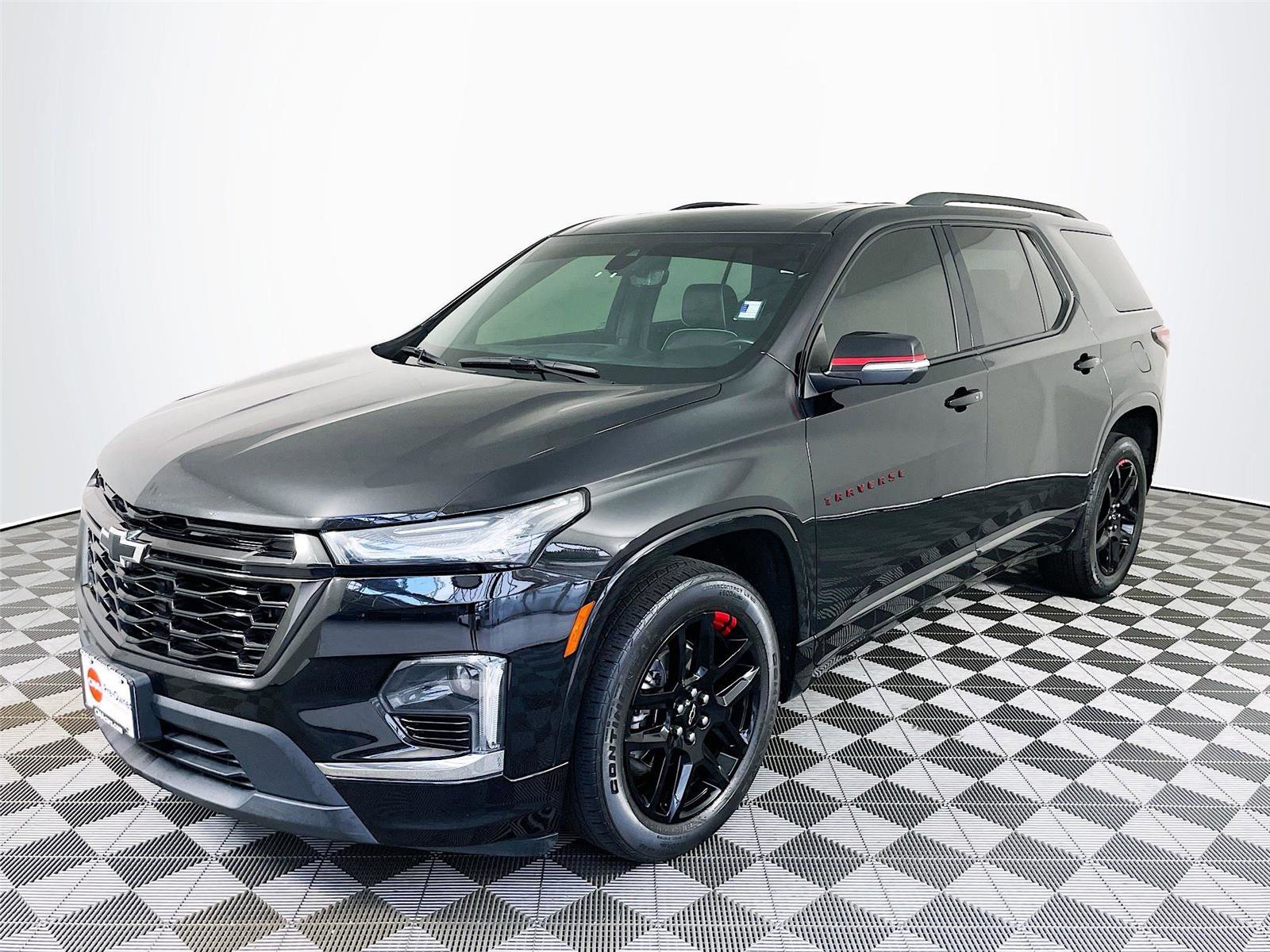 Used 2023 Chevrolet Traverse Premier w/ Redline Edition AWD/4WD image 3