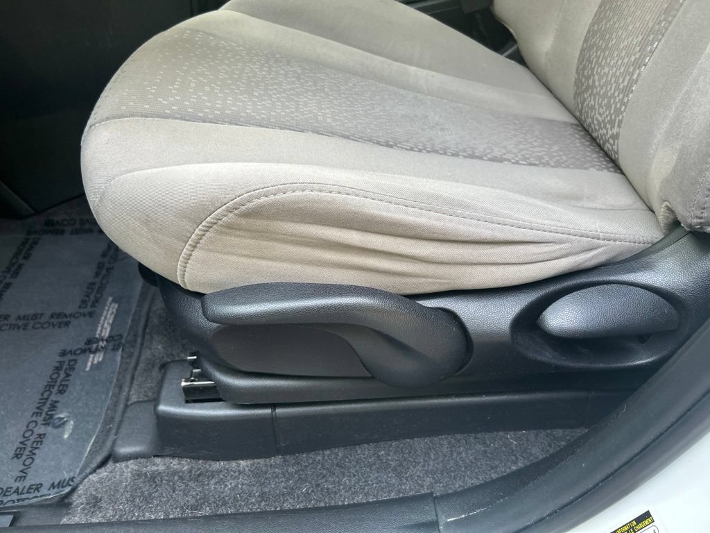 Used 2012 MAZDA MAZDA5 Touring w/ Moonroof & Audio Pkg FWD image 15