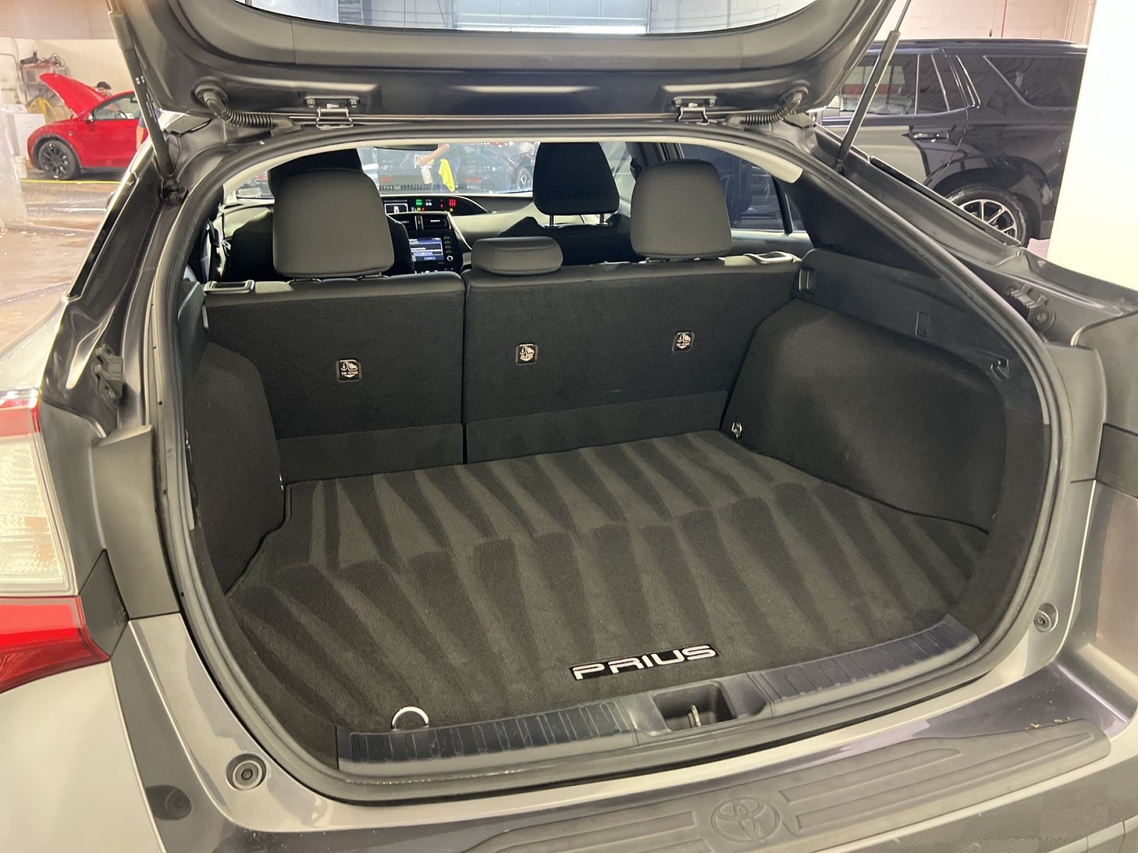 Used 2021 Toyota Prius LE w/ Carpet Mat Package (TMS) FWD image 26