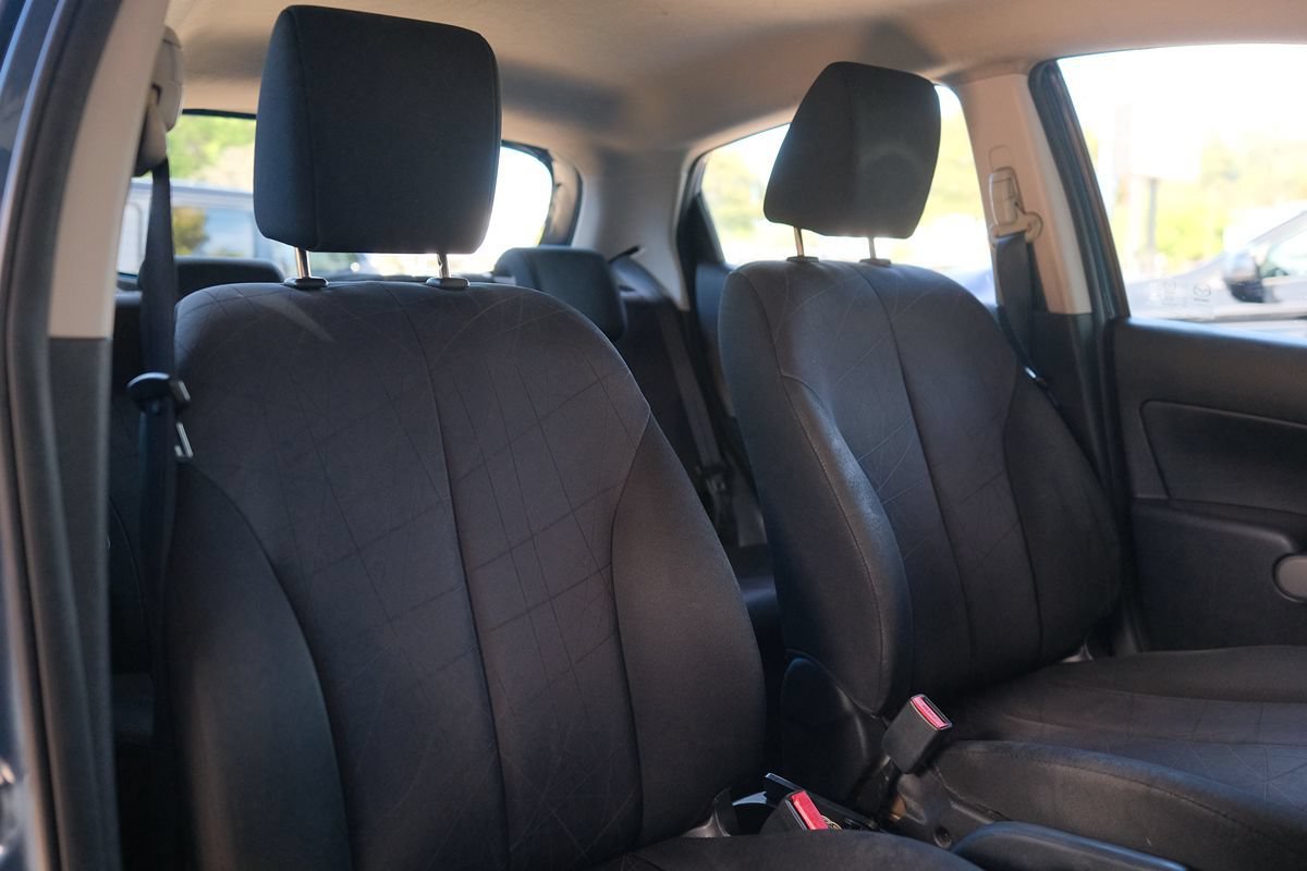 Used 2014 MAZDA MAZDA2 Sport FWD image 21