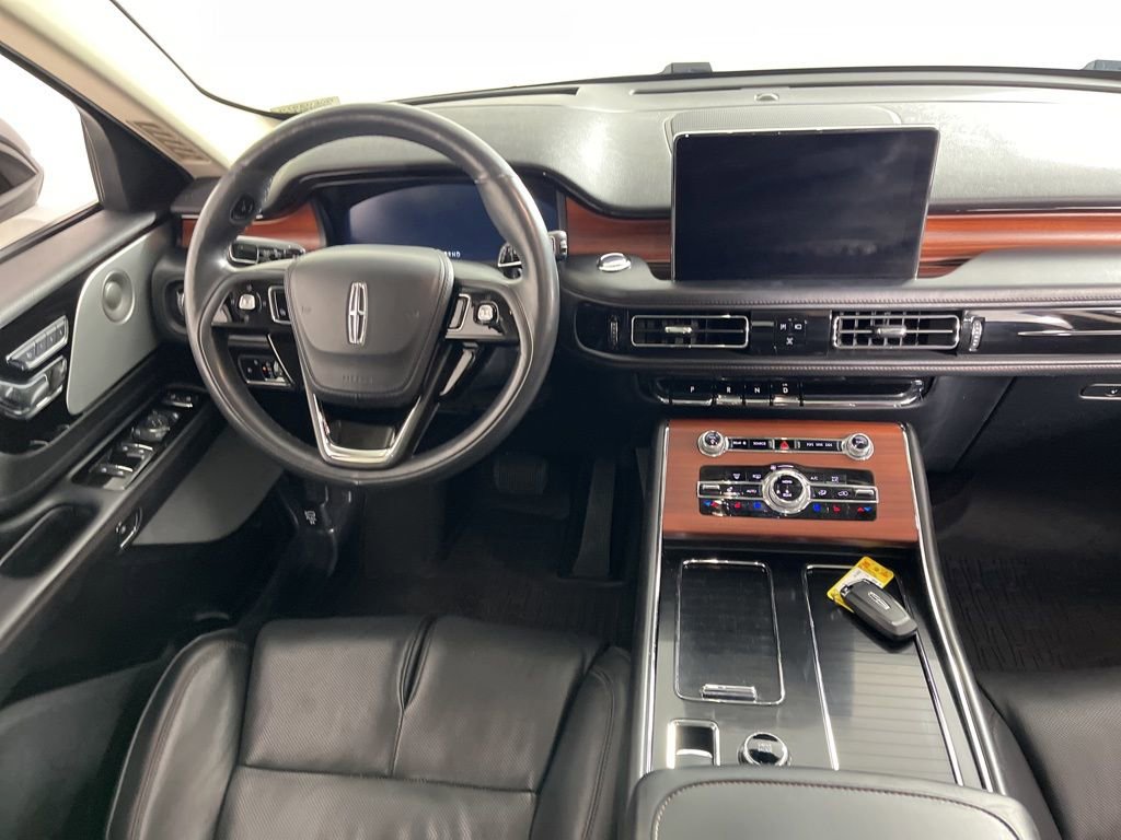 Used 2022 Lincoln Aviator Reserve w/ Equipment Group 201A image 3