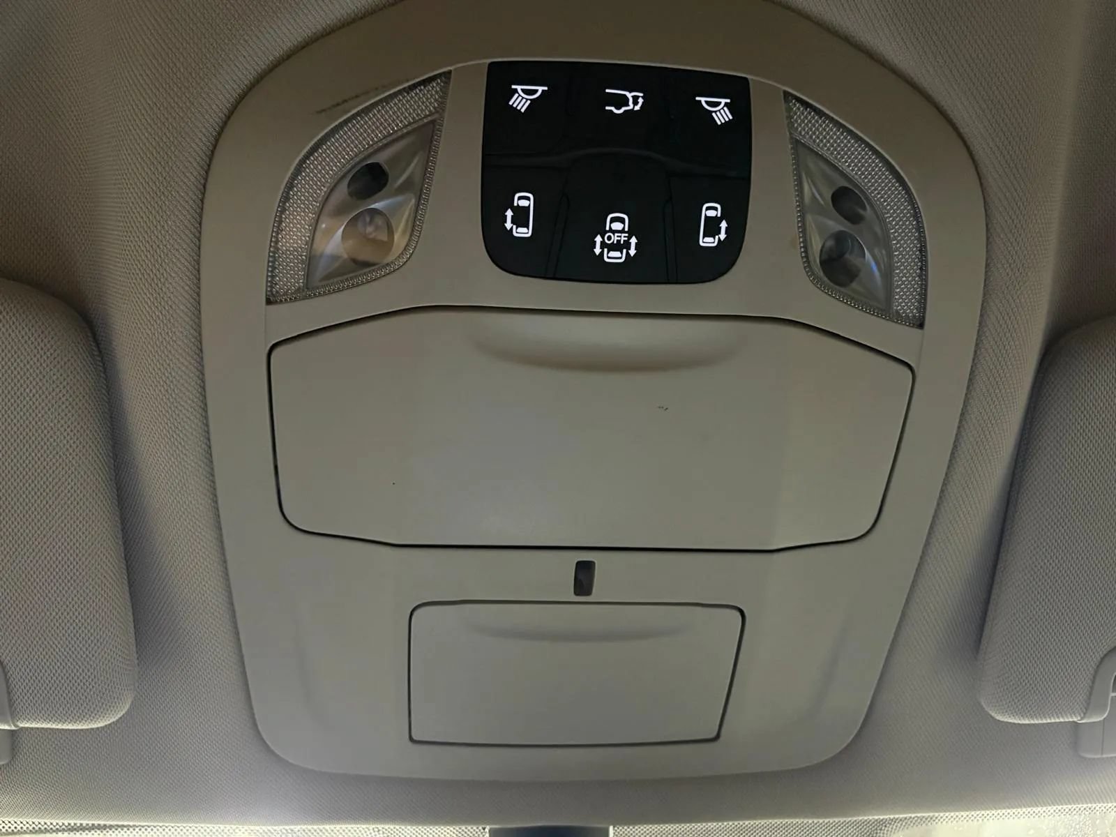 Used 2021 Chrysler Voyager Lxi FWD image 33