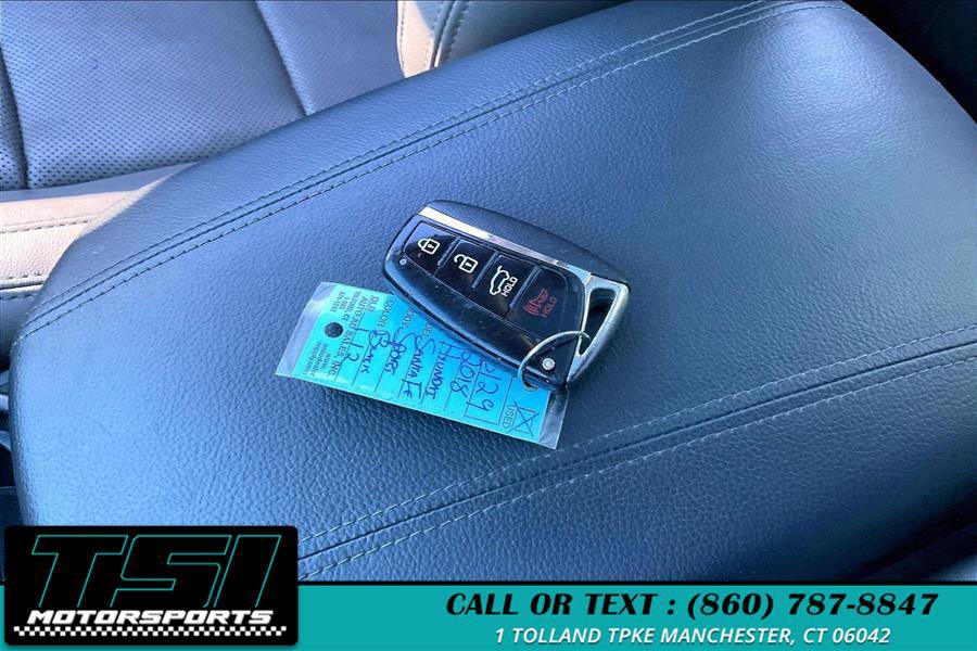 Used 2018 Hyundai Santa Fe Sport w/ 2.4L Tech Package 04 AWD/4WD image 11