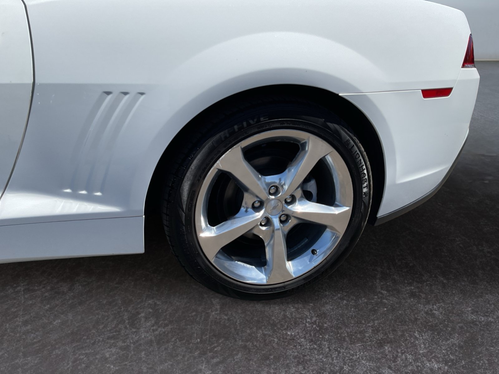 Used 2015 Chevrolet Camaro LT w/ RS Package RWD image 9